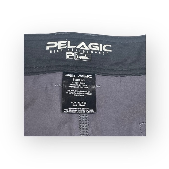 Pelagic® 𓆝 Madeira 20” Outseam Flat Cargo Hybrid Fishing Shorts 𓆝 Graphite 38 - Picture 7 of 16
